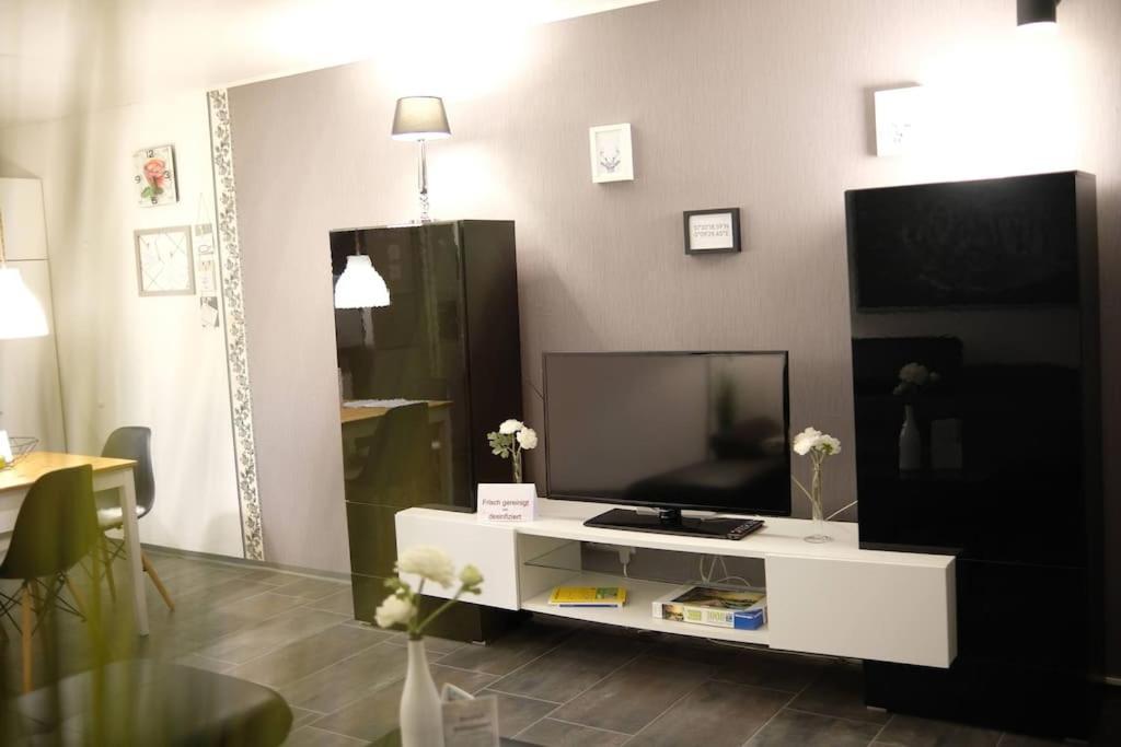 Bello Apartamento Graben-Neudorf Luaran gambar