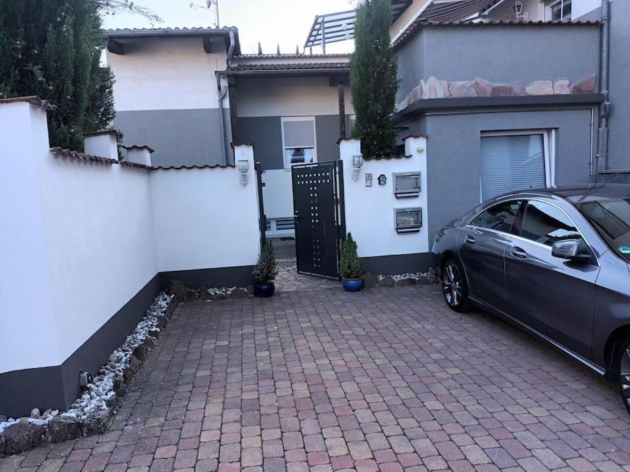 Bello Apartamento Graben-Neudorf Luaran gambar