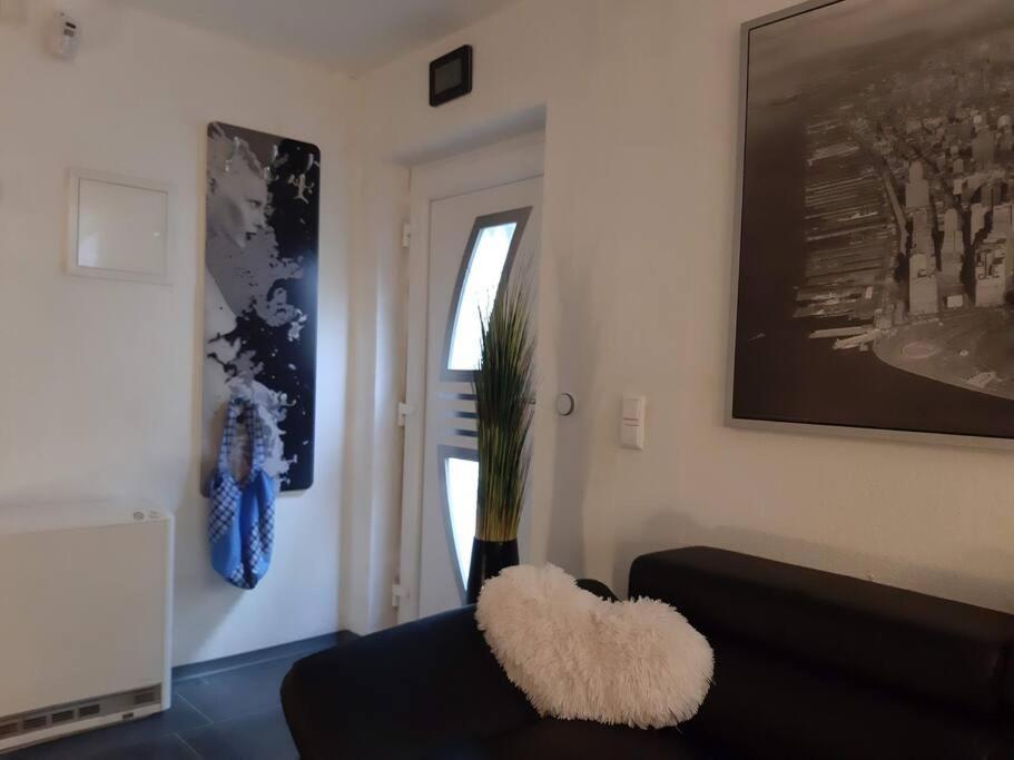 Bello Apartamento Graben-Neudorf Luaran gambar