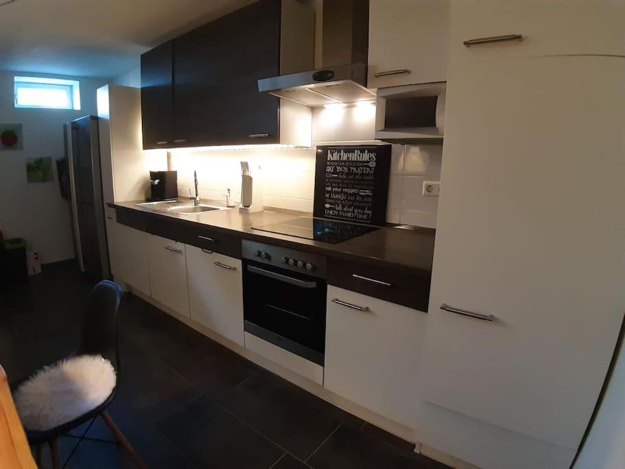 Bello Apartamento Graben-Neudorf Luaran gambar